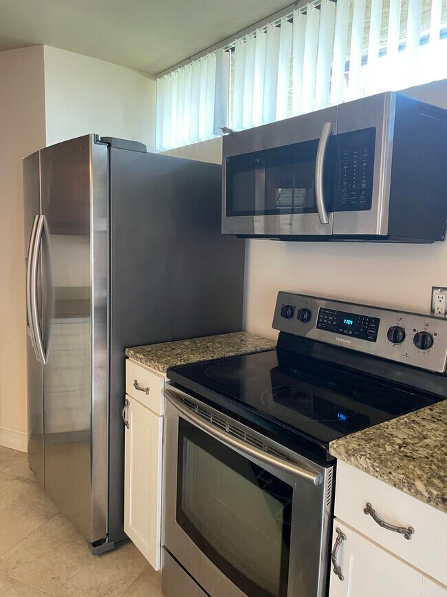 Building Photo - 22976 Oxford Pl