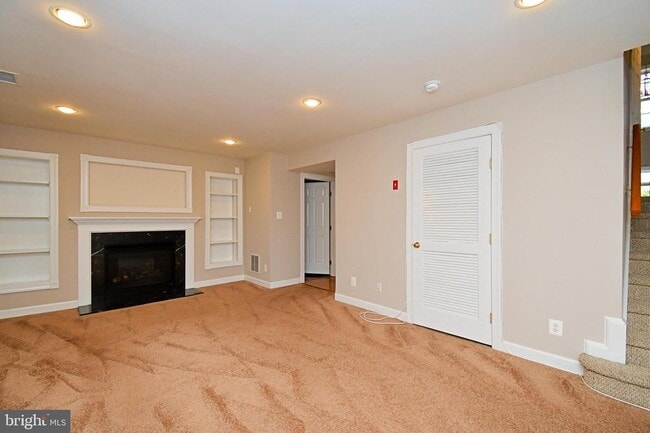 Building Photo - 2304 Lennon Ln