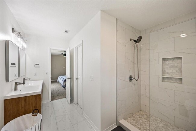 Building Photo - 8665 El Paseo St