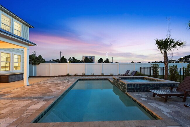 Building Photo - 508 Lyndell Ln