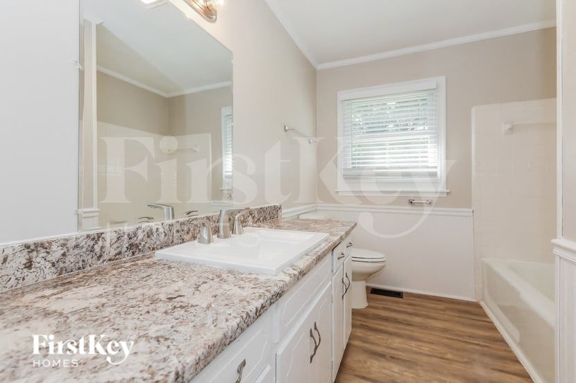 Building Photo - 120 Keowee Cir
