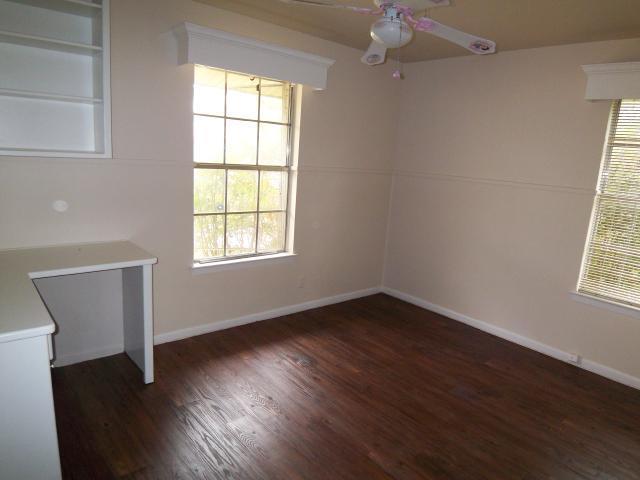 Building Photo - 1809 Rogge Ln