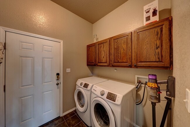 Building Photo - 2105 W Brunson St