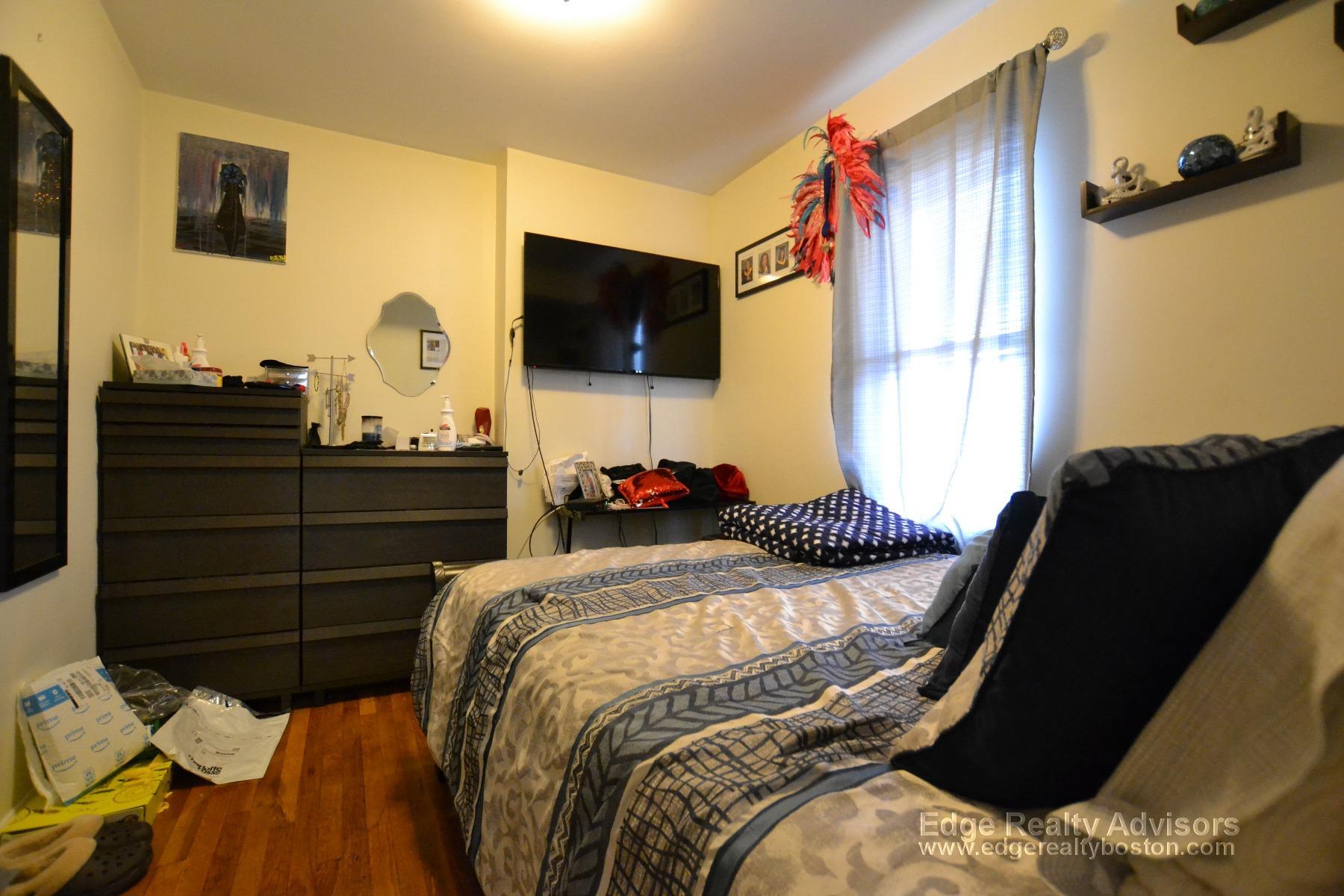 Building Photo - 222 Arlington St