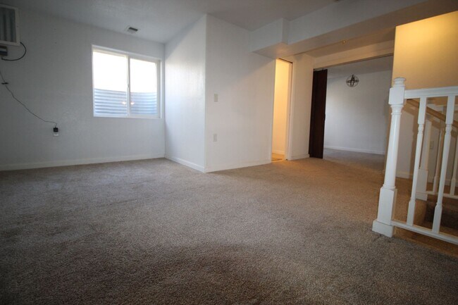 Building Photo - Great Home in West Greeley