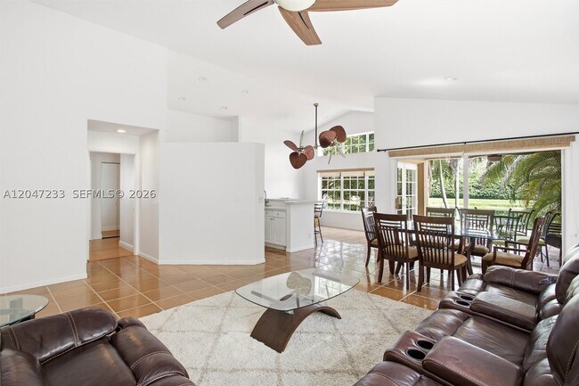 Building Photo - 411 Bermuda Springs Dr