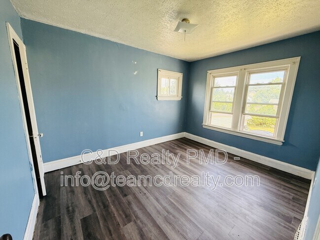Building Photo - 4684 E 88th St