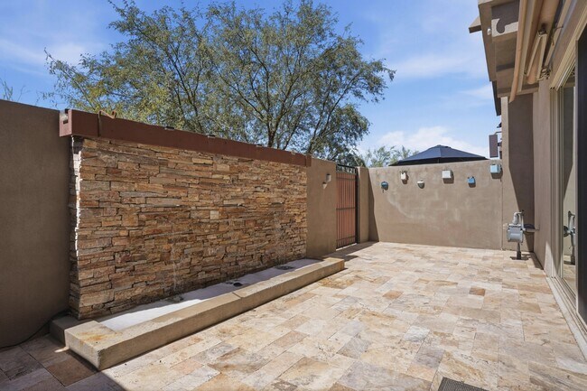 Building Photo - 7471 E Paraiso Dr