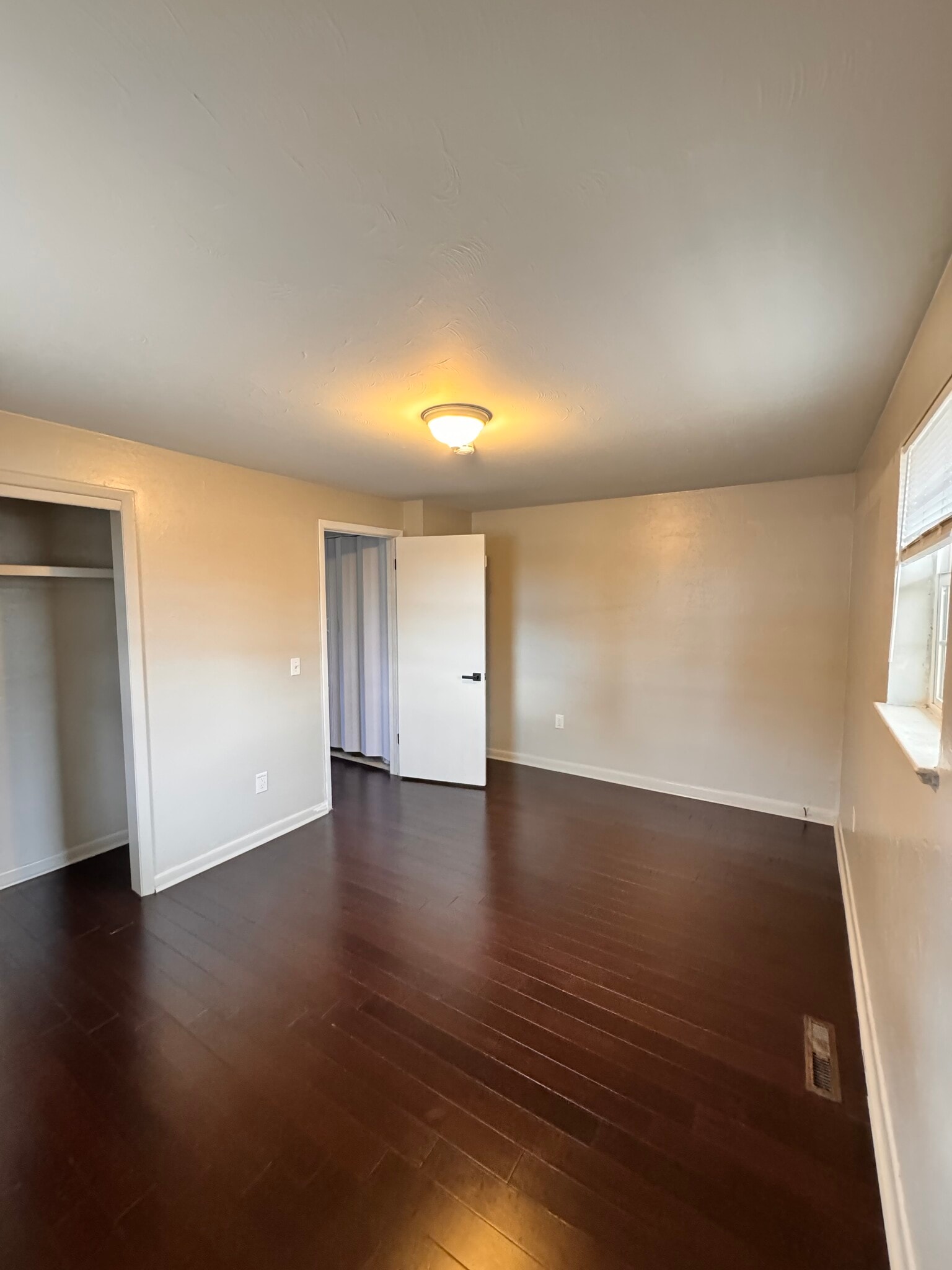 Building Photo - 10221 W 59th Pl