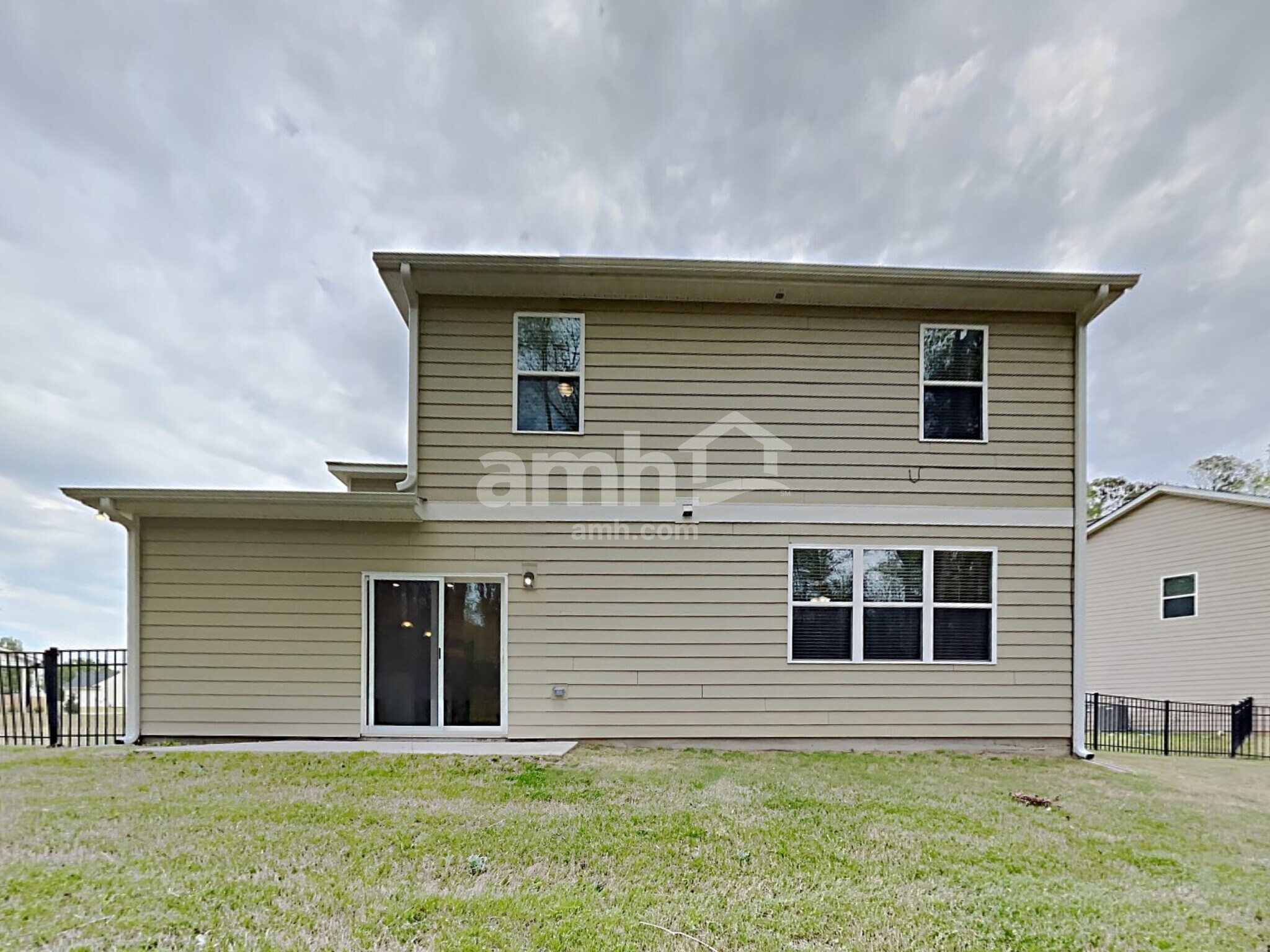 Building Photo - 3062 Day Flower Dr