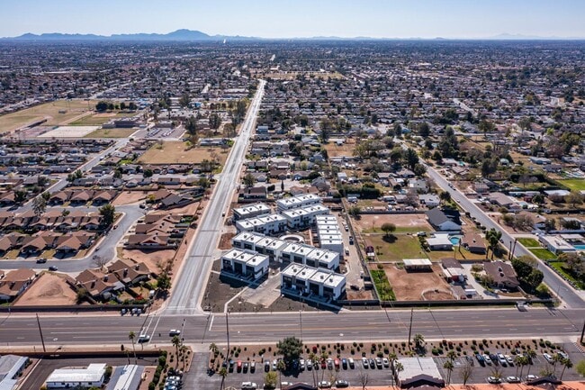 Building Photo - 432 S 32nd St