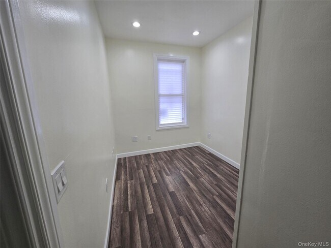 Building Photo - 107-50 Van Wyck Expy