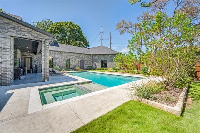Building Photo - 6499 Royalton Dr