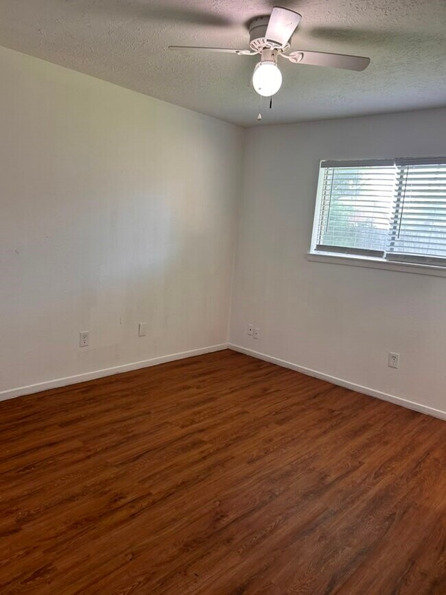 Building Photo - 6514 Summer Ridge Dr