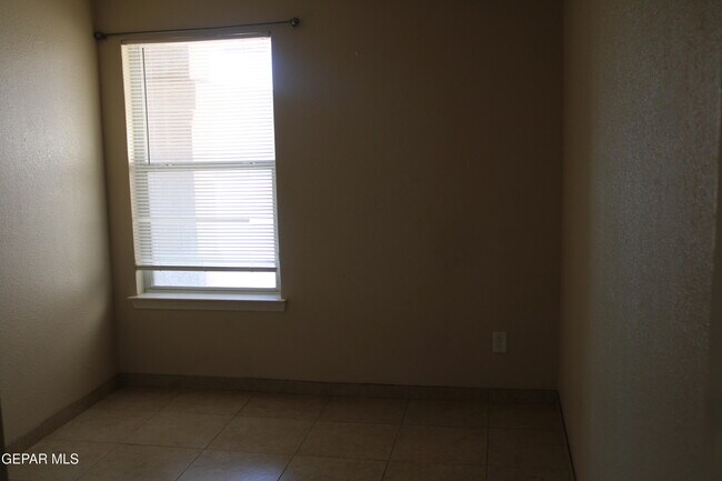 Building Photo - 4608 Lorenzo Ponce Dr