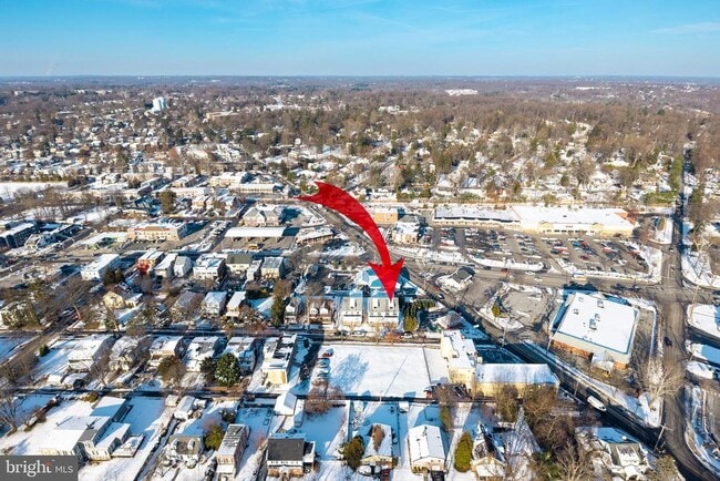 Building Photo - 453 E Franklin St