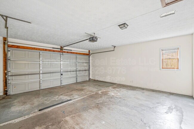 Building Photo - 4149 Oak Ferry Dr NE