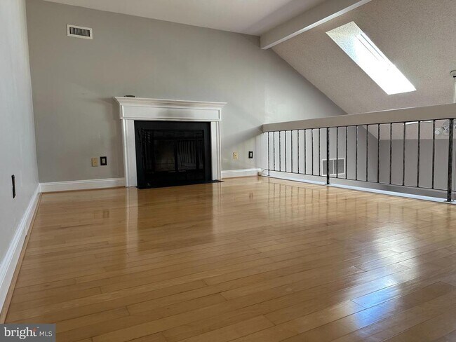 Building Photo - 1908 Society Pl