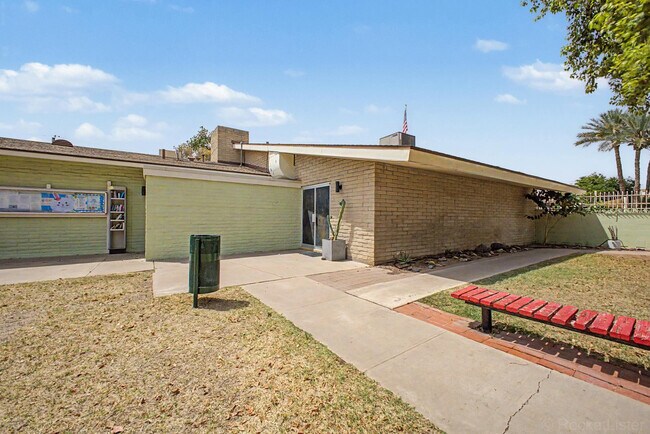 Building Photo - 4522 N 15th Ave