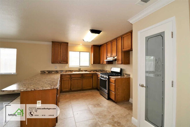 Building Photo - 3712 Canterbury Dr