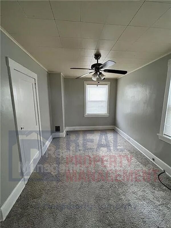 Building Photo - 33 Merritt Ave