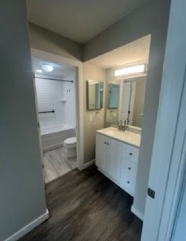 Building Photo - 1 Bedroom in Hopkins