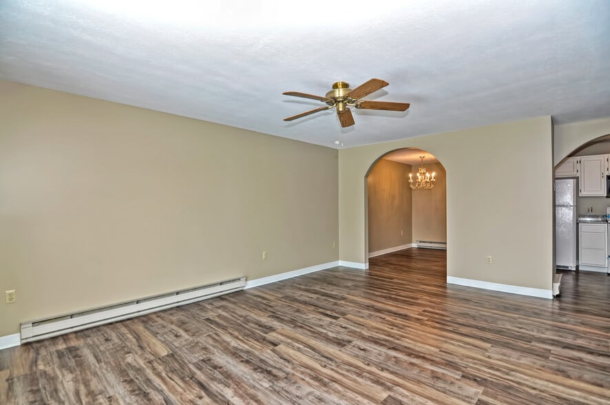 Building Photo - 1 Bristol Court Unit 3