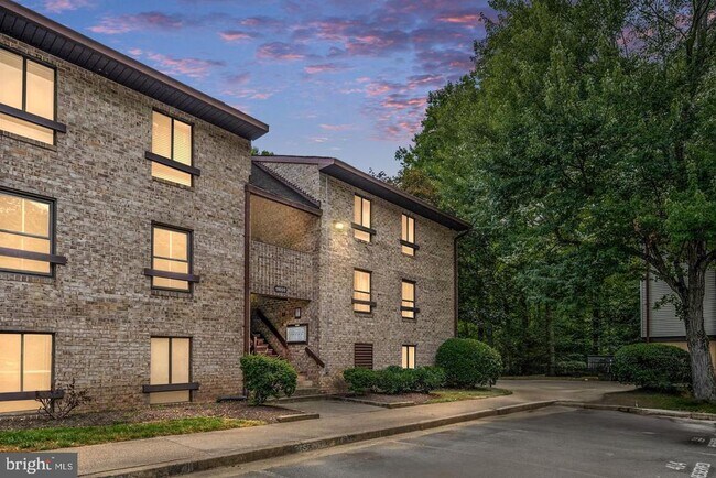 Building Photo - 11659 Stoneview Square