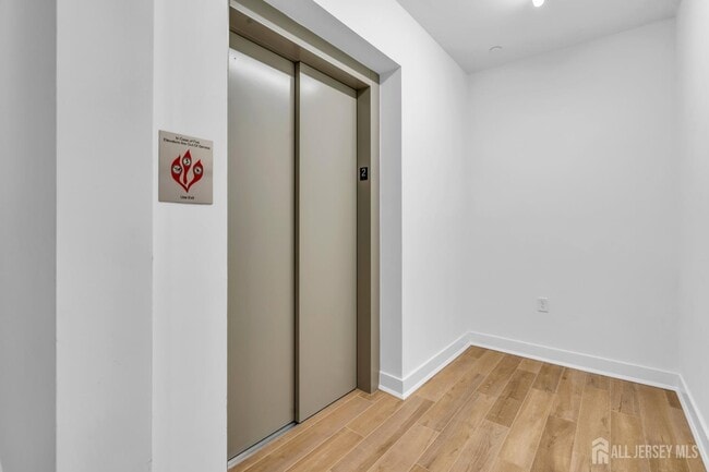 Building Photo - 28204 Radford Ct