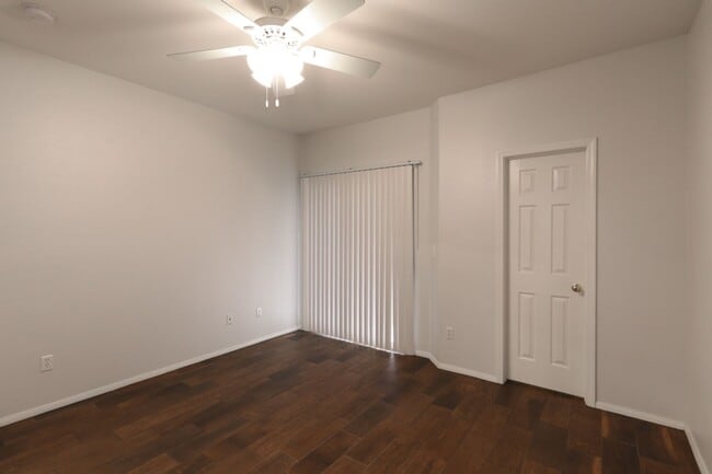 Building Photo - 2 Bedroom Condo In Guard Gated Summerlin C...