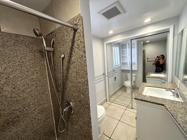 Building Photo - Studio Apartment -Open House  Tuesday and Thursday at 5pm