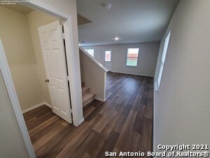 Building Photo - 743 Retama Pass