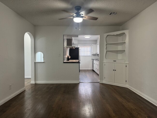 Building Photo - 417 SW 24th St