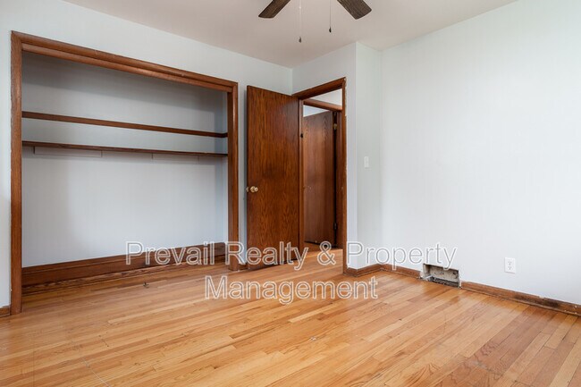 Building Photo - 5418 Tam O Shanter Dr