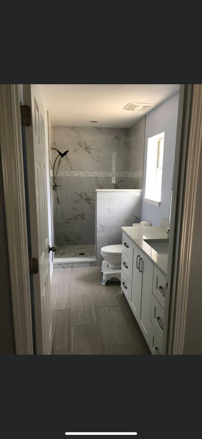 Master Bath - 3622 Azalea Dr