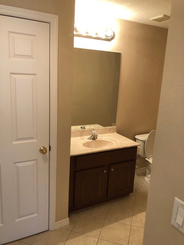 Building Photo - 1561 Travertine Terrace