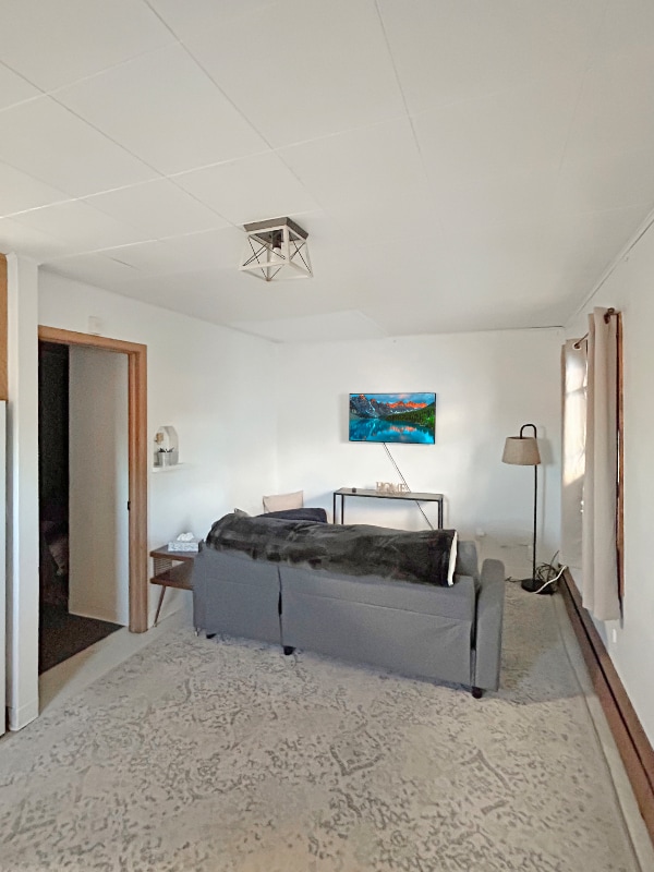 Building Photo - 208 2nd St S