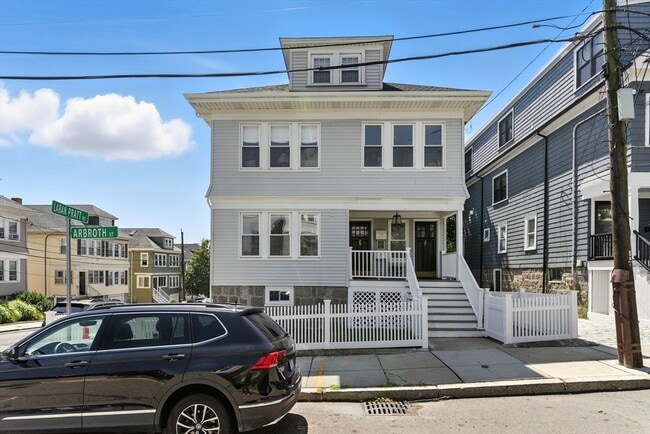 Building Photo - 29 Arbroth St