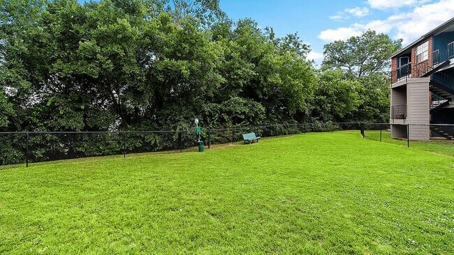 Building Photo - 9510 Westpark Dr