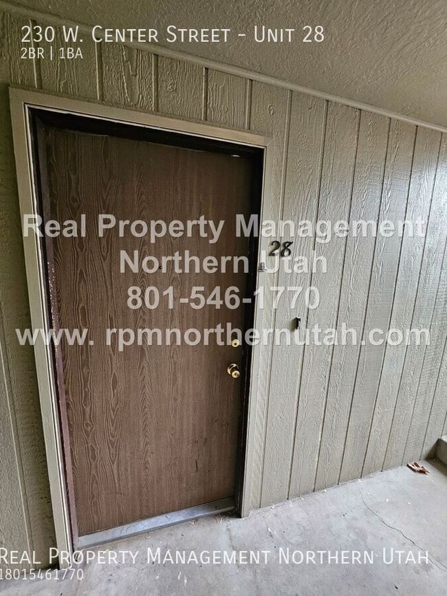 Building Photo - 2 Bedroom 1 Bath Bountiful Apartment Now A...