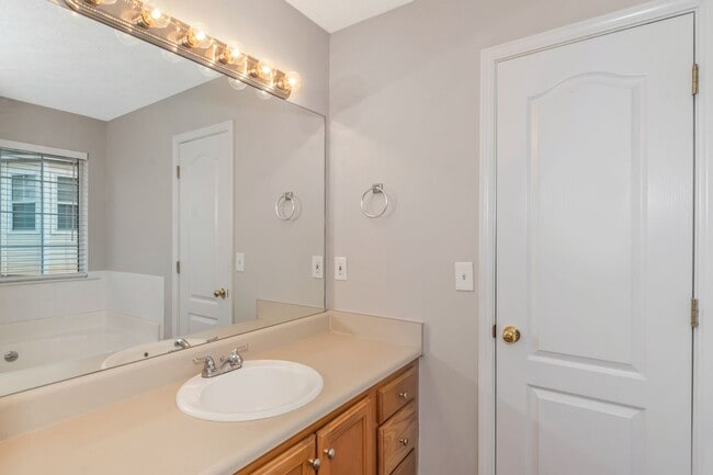 Building Photo - Coming Soon.. Prelease Now! Gorgeous 3bedroom 2bath ranch home for lease in McDonough!