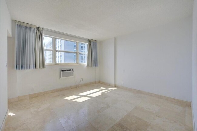 Building Photo - 345 N Fort Lauderdale Beach Blvd