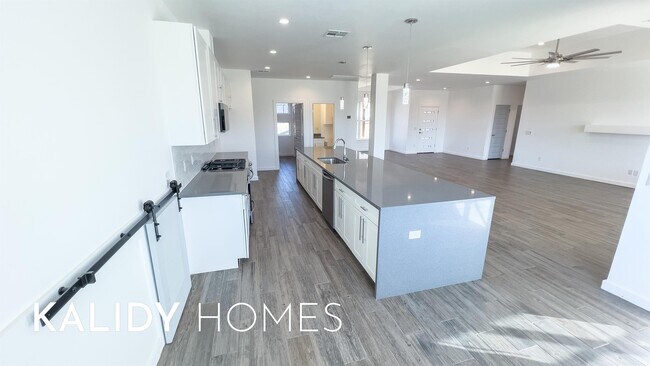 Building Photo - 1832 Kalidy Dr