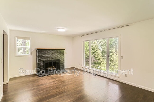 Building Photo - 1759 Marylhurst Dr