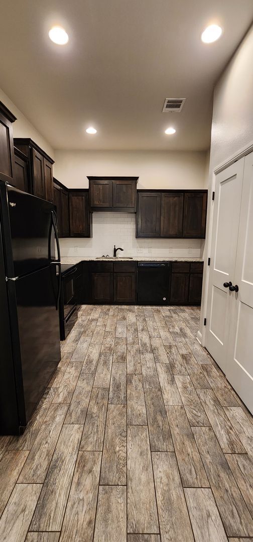 Building Photo - Gorgeous 3 bed/2 bath in Trimmier Estates ...