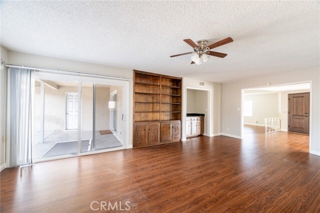 Building Photo - 2221 Palm Cir