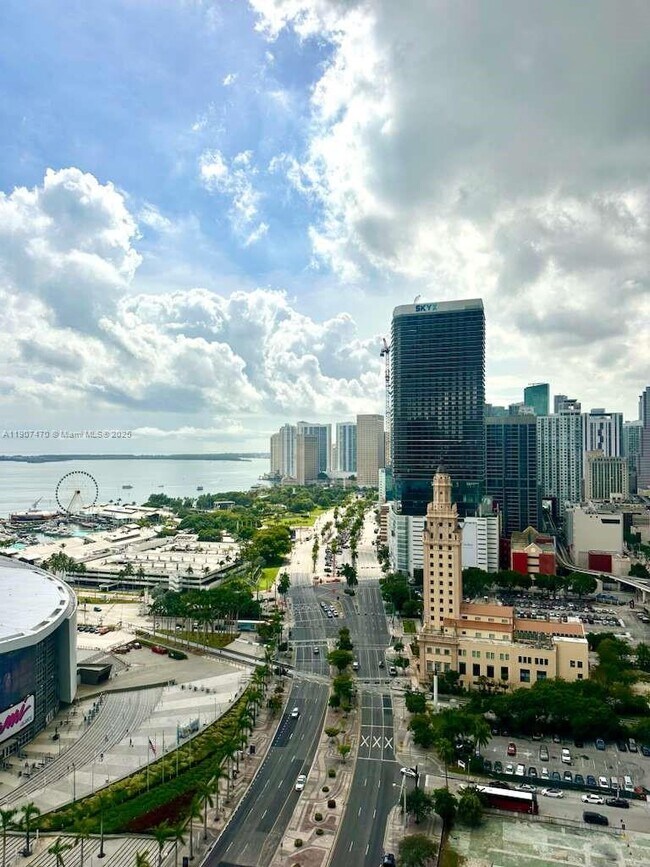 Building Photo - 888 Biscayne Blvd