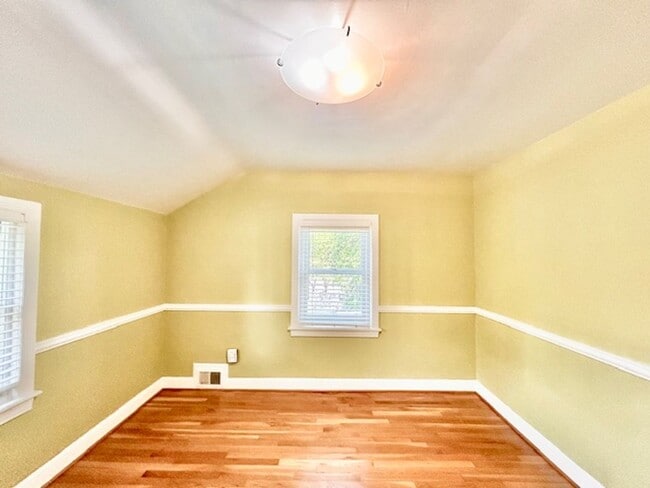 Building Photo - 4523 Gladwyne Dr