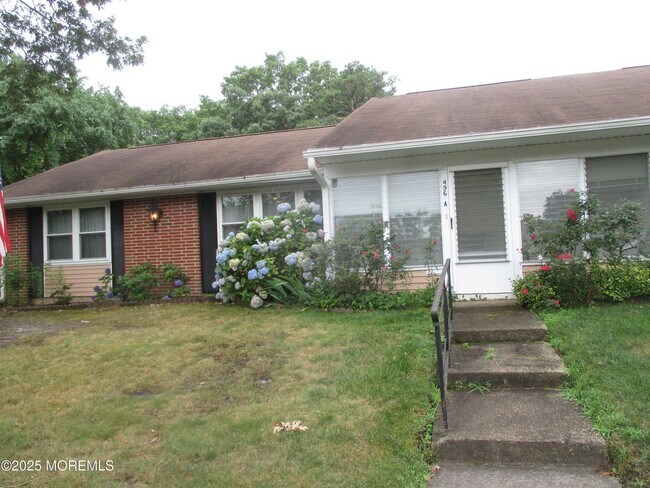 Building Photo - 496 A Thornbury Ct-496