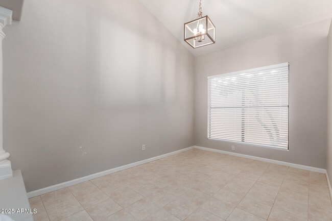 Building Photo - 1425 E Estrid Ave
